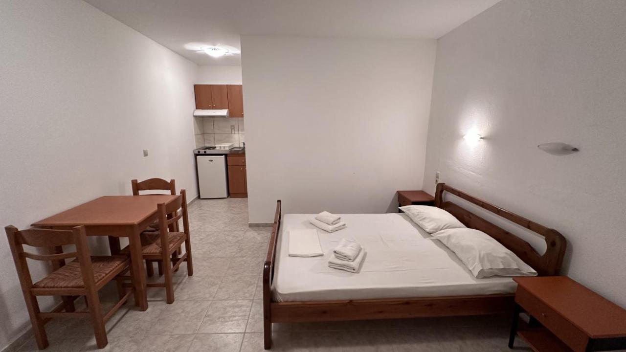 Sfinias Apartments Kali Limenes Exteriör bild