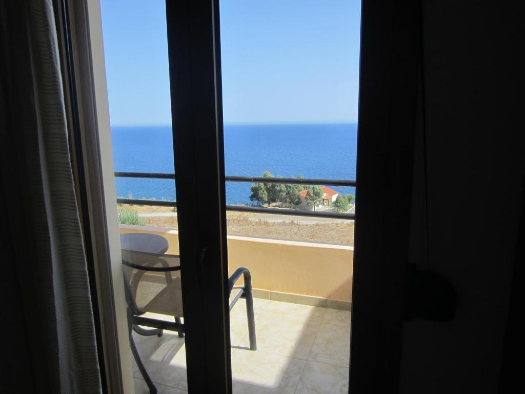 Sfinias Apartments Kali Limenes Rum bild